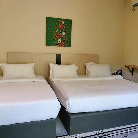 The Firefly Resort Semporna Buitenkant foto